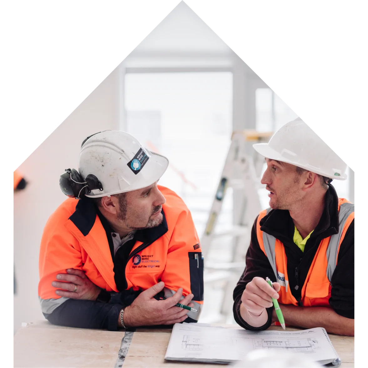 cta-house-team-on-site-5.png